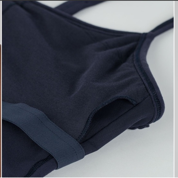 lululemon Yoga Cami Too - Picture 13 of 13